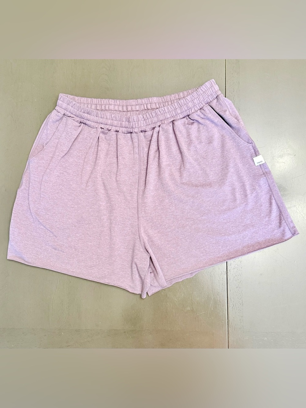 VUORI Everyday villa Lightweight Women's Lavender Lounge Shorts